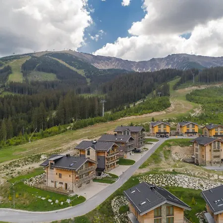 Chaletski Jasná, Ski-in&ski-out *