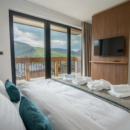 Chaletski Jasná, Ski-in&ski-out *