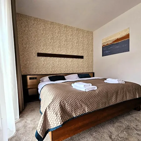 Chaletski Jasná, Ski-in&ski-out *